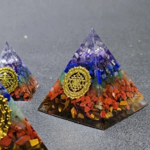Gurr Orgonite Piramid Energjie Natyrore 7 Chakra Bilancues Shërues për Meditim dhe Yoga